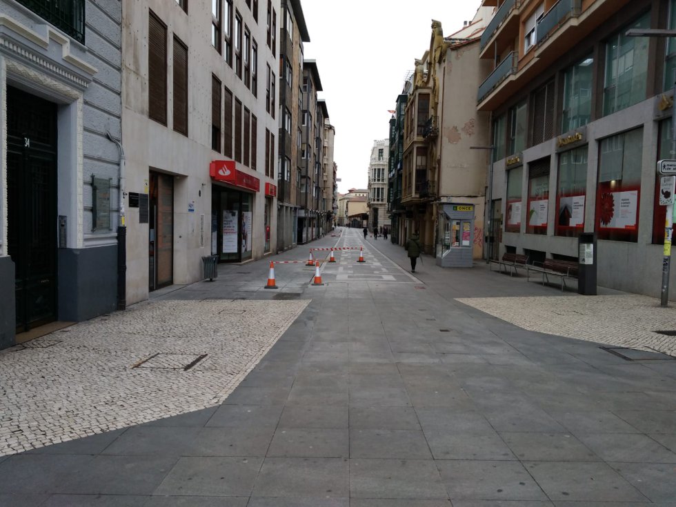 Calles desiertas en el segundo día del estado de alerta  Fotogalería