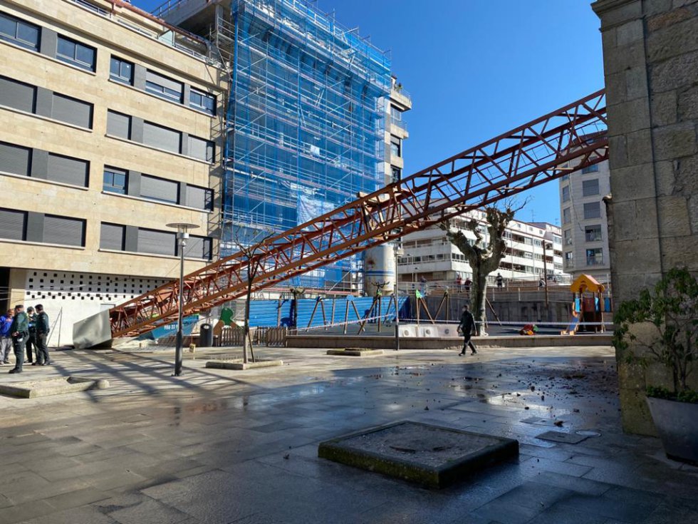 Así quedó la Iglesia del Cristo por dentro y por fuera tras caerle una grúa de obra Así quedó la Iglesia del Cristo por dentro y por fuera tras caerle una grúa de obra