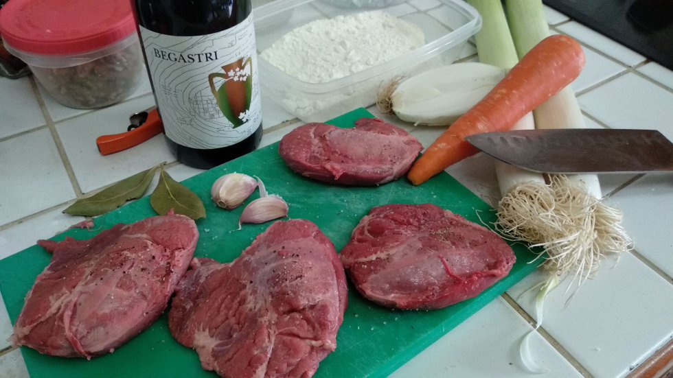Jose María López, oyente de Cehegín, aprovecha el confinamiento para cocinar a fuego lento mientras escucha la radio. Esta es su receta para el lunes Jose María López, oyente de Cehegín, aprovecha el confinamiento para cocinar a fuego lento mientras escucha la radio. Esta es su receta para el lunes