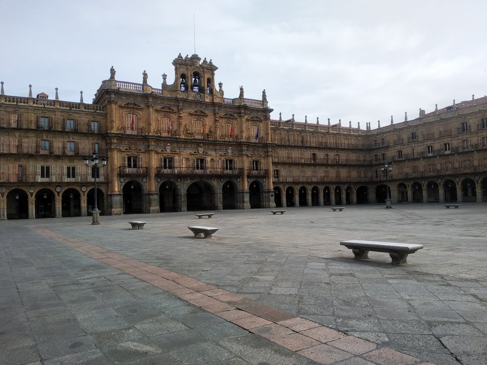 Imágenes Salamanca vacía coronavirus: Salamanca: con nubes, lluvia y sin gente Imágenes Salamanca vacía coronavirus: Salamanca: con nubes, lluvia y sin gente