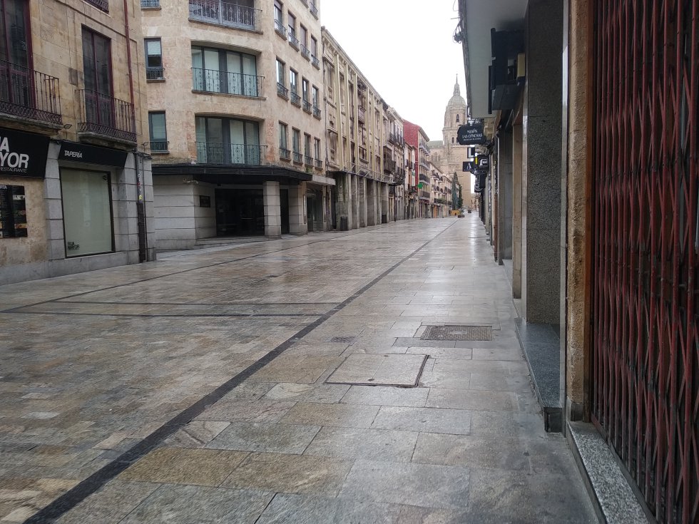 Imágenes Salamanca vacía coronavirus: Salamanca: con nubes, lluvia y sin gente Imágenes Salamanca vacía coronavirus: Salamanca: con nubes, lluvia y sin gente