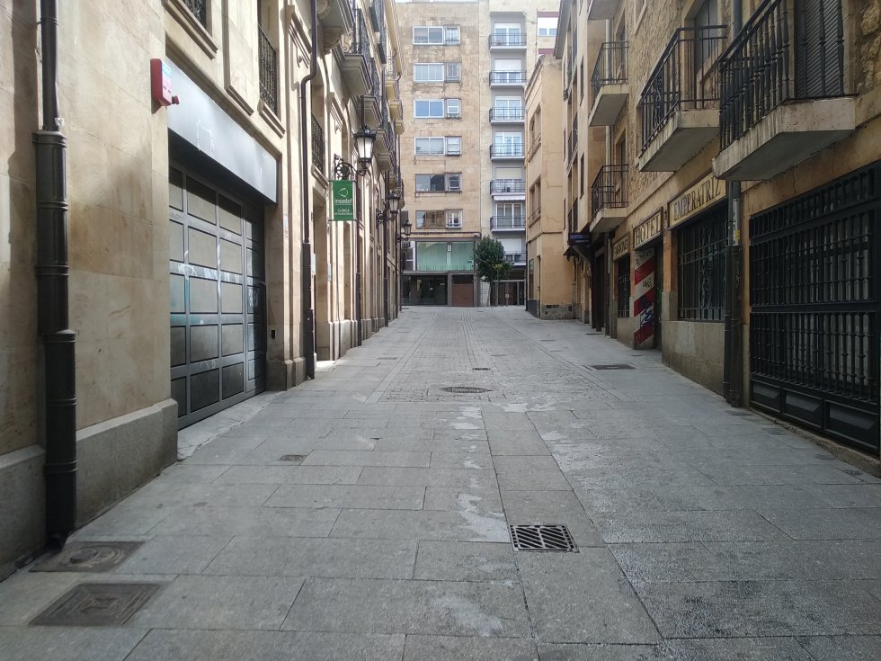 Imágenes Salamanca vacía coronavirus: Salamanca: con nubes, lluvia y sin gente Imágenes Salamanca vacía coronavirus: Salamanca: con nubes, lluvia y sin gente