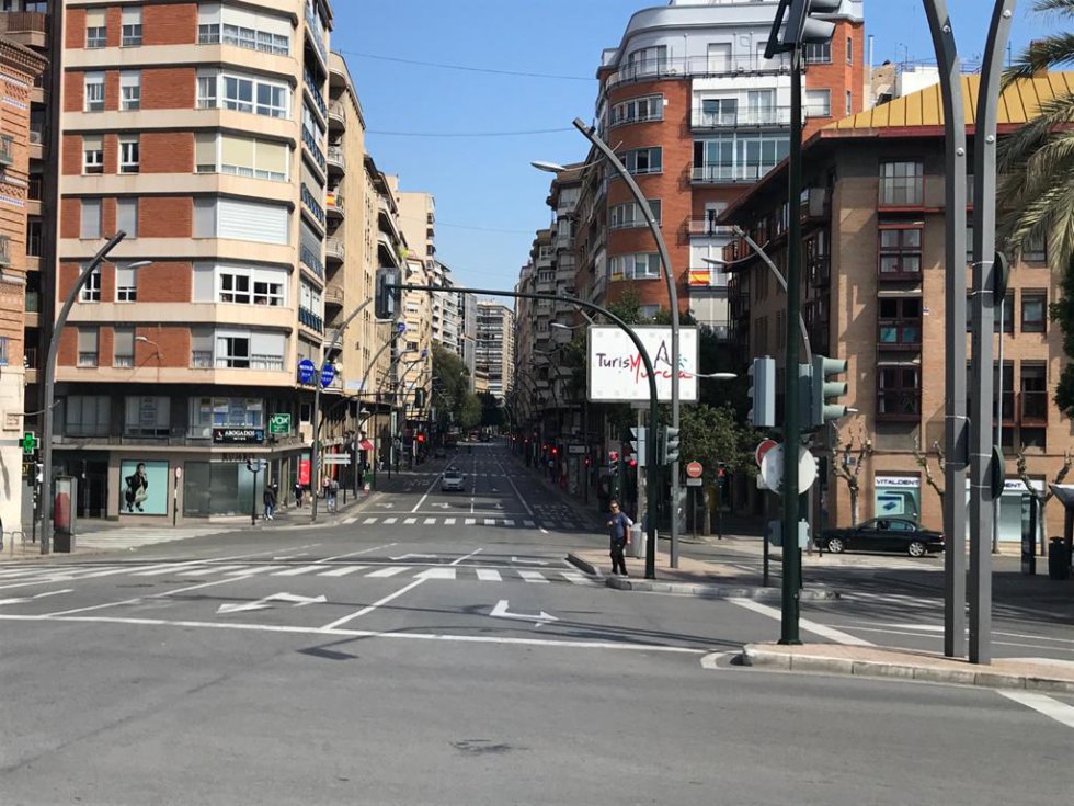 Gran Vía desde la Plaza Martínez Tornel (Murcia) Gran Vía desde la Plaza Martínez Tornel (Murcia)