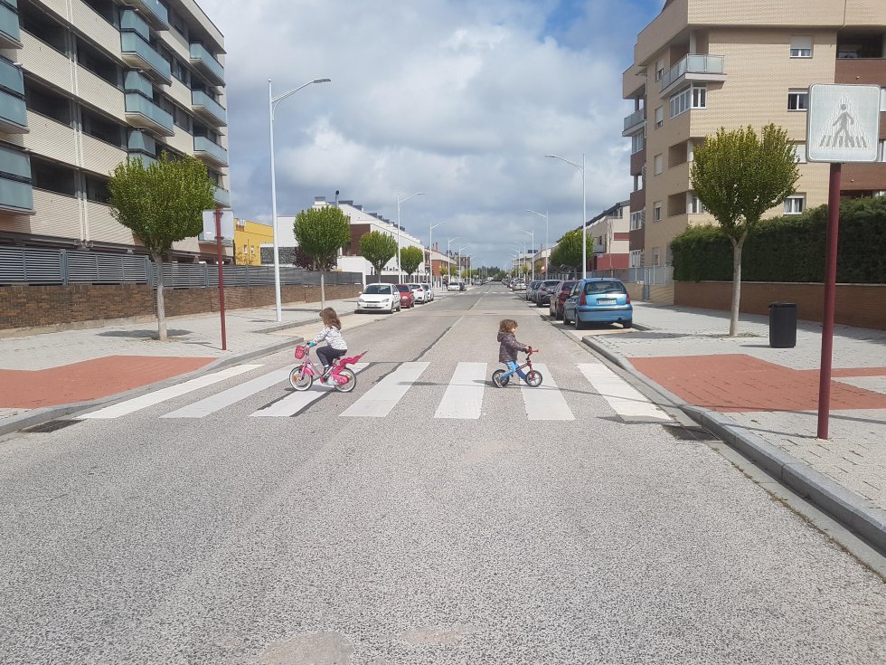 Los niños de Albacete salen a la calle 45 días después del Estado de Alarma Los niños de Albacete salen a la calle 45 días después del Estado de Alarma