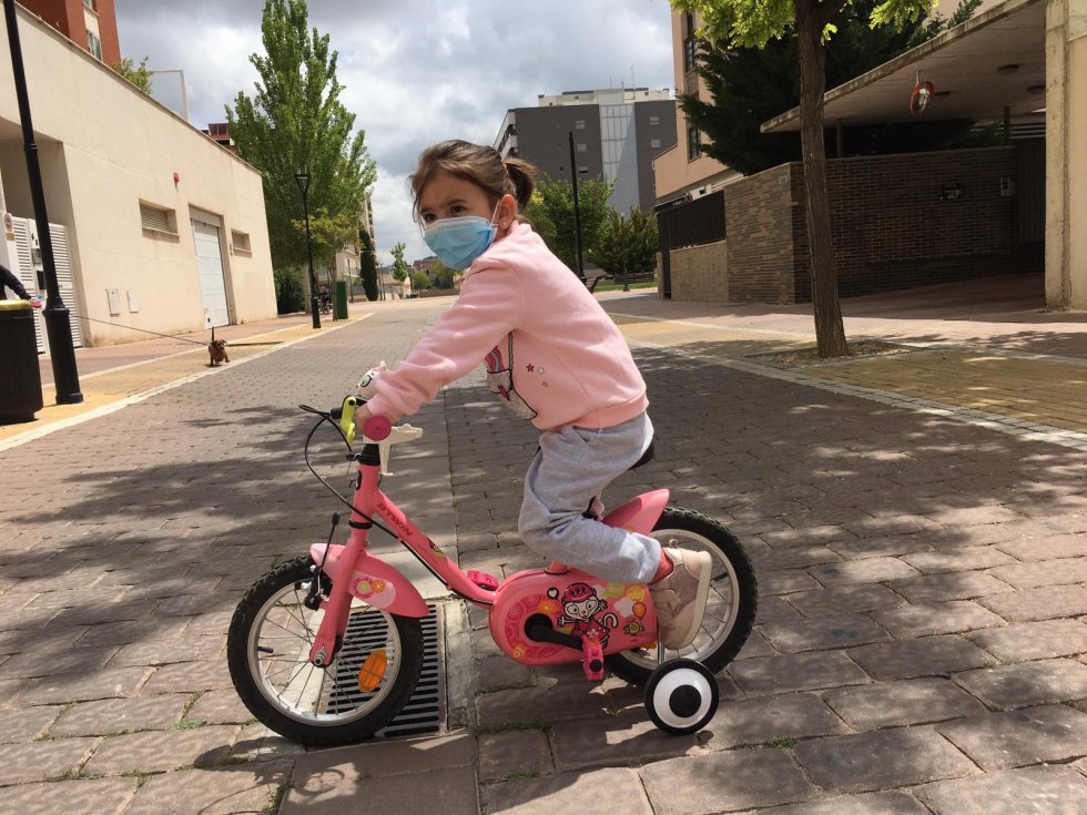 Los niños de Albacete salen a la calle 45 días después del Estado de Alarma Los niños de Albacete salen a la calle 45 días después del Estado de Alarma