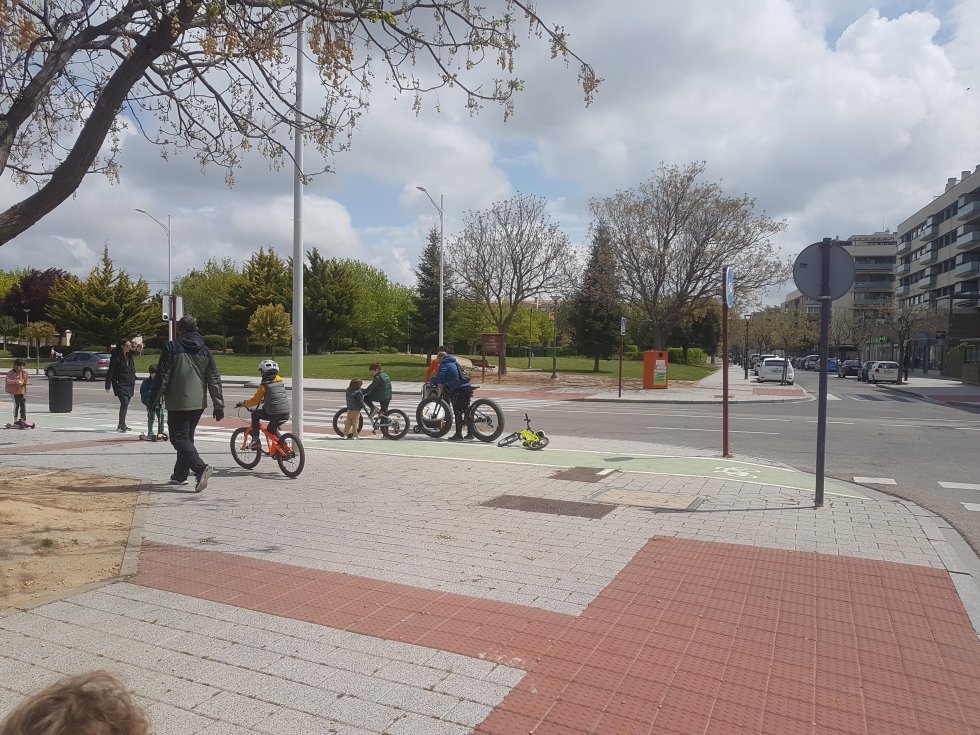 Los niños de Albacete salen a la calle 45 días después del Estado de Alarma Los niños de Albacete salen a la calle 45 días después del Estado de Alarma