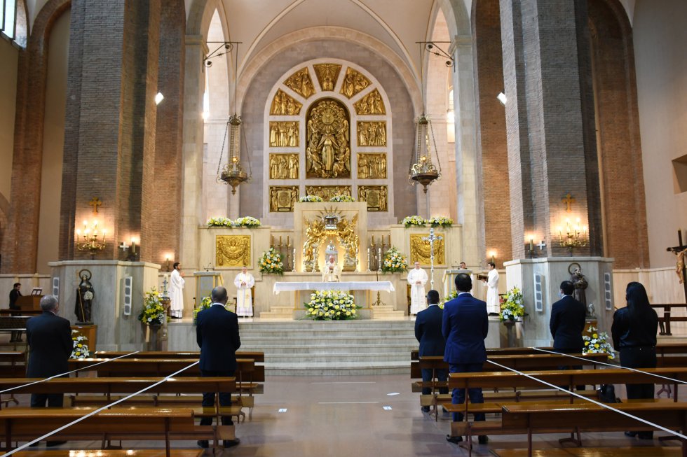 Vila-real celebra la misa de Sant Pascual a puerta cerrada Vila-real celebra la misa de Sant Pascual a puerta cerrada