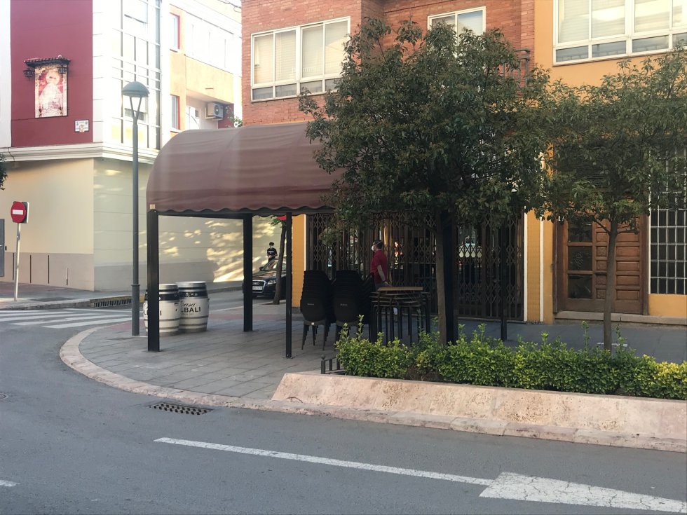 El Bar Primi, en la Calle Ancha, cerrado, a pesar de permitirse la apertura de las terrazas con un 50% de las mesas habituales El Bar Primi, en la Calle Ancha, cerrado, a pesar de permitirse la apertura de las terrazas con un 50% de las mesas habituales
