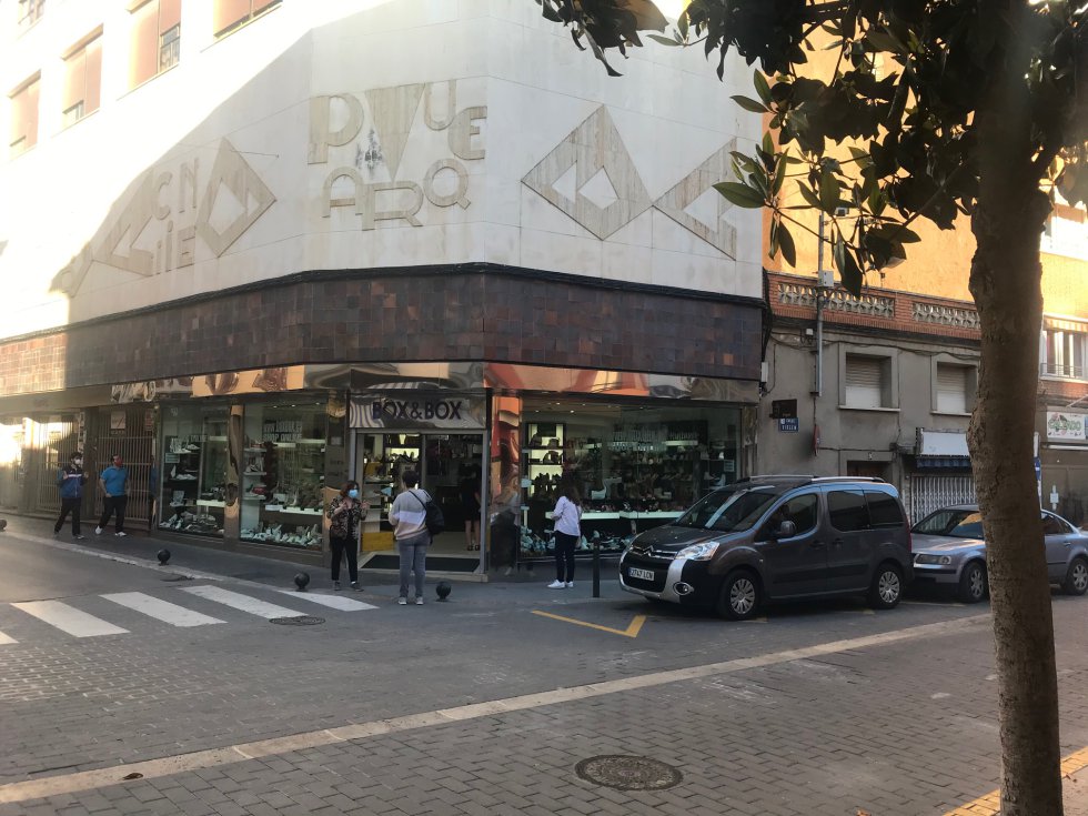 Un alto porcentaje de los comercios de Valdepeñas han reabierto en la primera jornada de la Fase 1 Un alto porcentaje de los comercios de Valdepeñas han reabierto en la primera jornada de la Fase 1