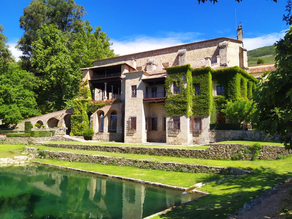 Fachada sur del Real Monasterio Jerónimo de Yuste Fachada sur del Real Monasterio Jerónimo de Yuste