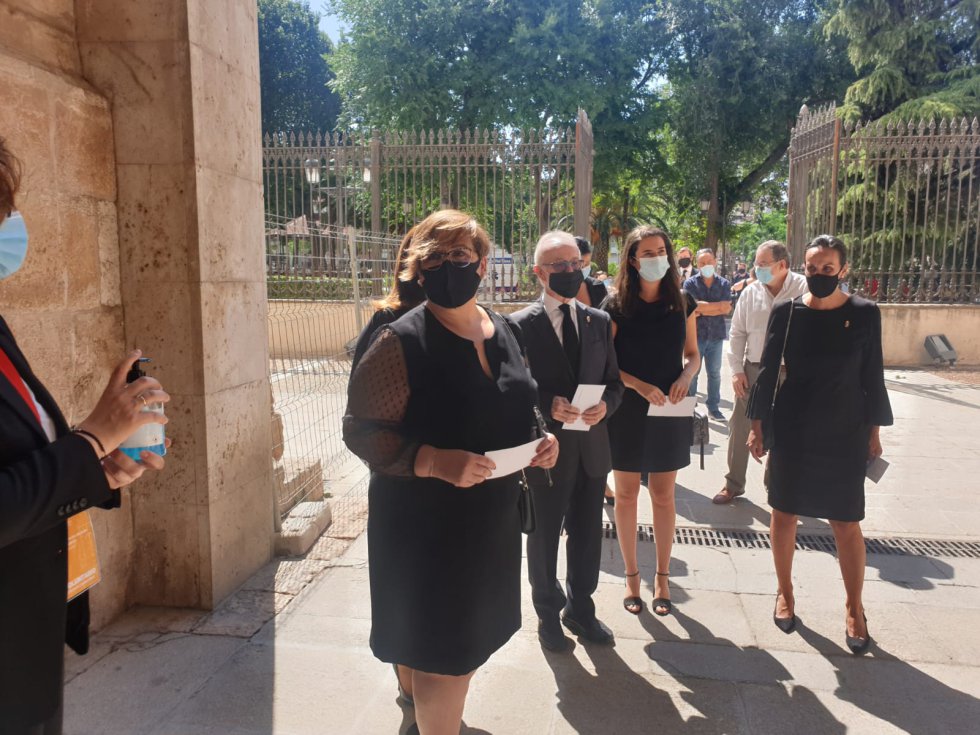 Todas las imágenes del homenaje a los afectados por la pandemia Todas las imágenes del homenaje a los afectados por la pandemia