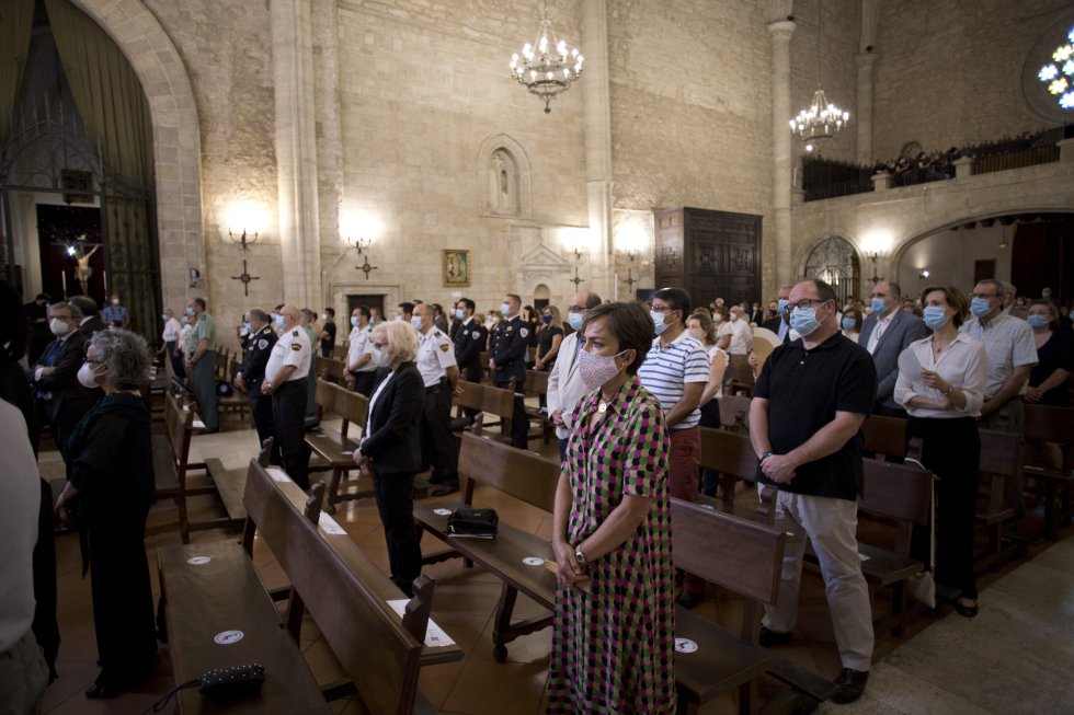 Todas las imágenes del homenaje a los afectados por la pandemia Todas las imágenes del homenaje a los afectados por la pandemia