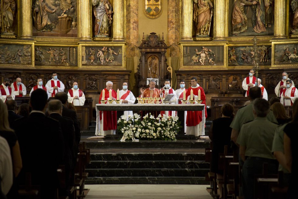 Todas las imágenes del homenaje a los afectados por la pandemia Todas las imágenes del homenaje a los afectados por la pandemia
