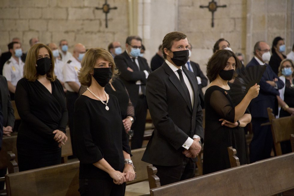 Todas las imágenes del homenaje a los afectados por la pandemia Todas las imágenes del homenaje a los afectados por la pandemia