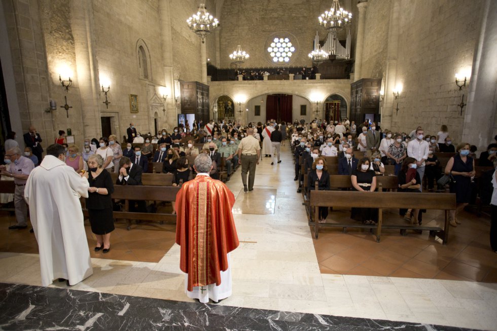 Todas las imágenes del homenaje a los afectados por la pandemia Todas las imágenes del homenaje a los afectados por la pandemia