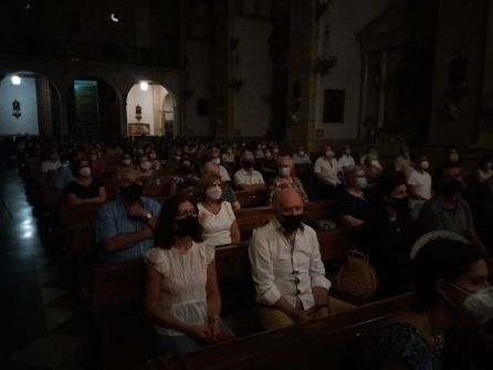 Attendee public, filled the Church of La Asunción