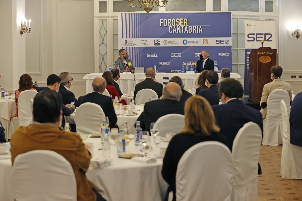 Asistentes a esta nueva edición de Foro Ser Cantabria en el Hotel Real de Santander. Asistentes a esta nueva edición de Foro Ser Cantabria en el Hotel Real de Santander.