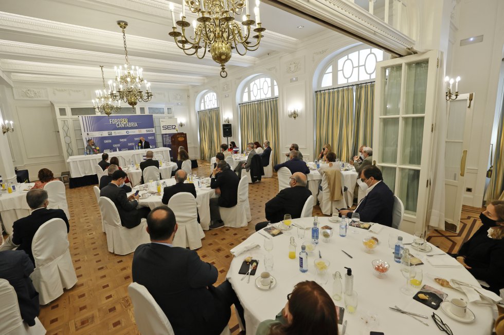 Imagen de algunos de los asistentes al foro organizado por la cadena SER. Imagen de algunos de los asistentes al foro organizado por la cadena SER.