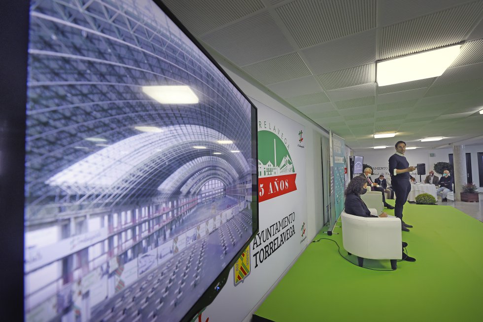 El foro 'Besaya Futura' se ha celebrado en las instalaciones del propio Mercado Nacional de Ganados. El foro 'Besaya Futura' se ha celebrado en las instalaciones del propio Mercado Nacional de Ganados.
