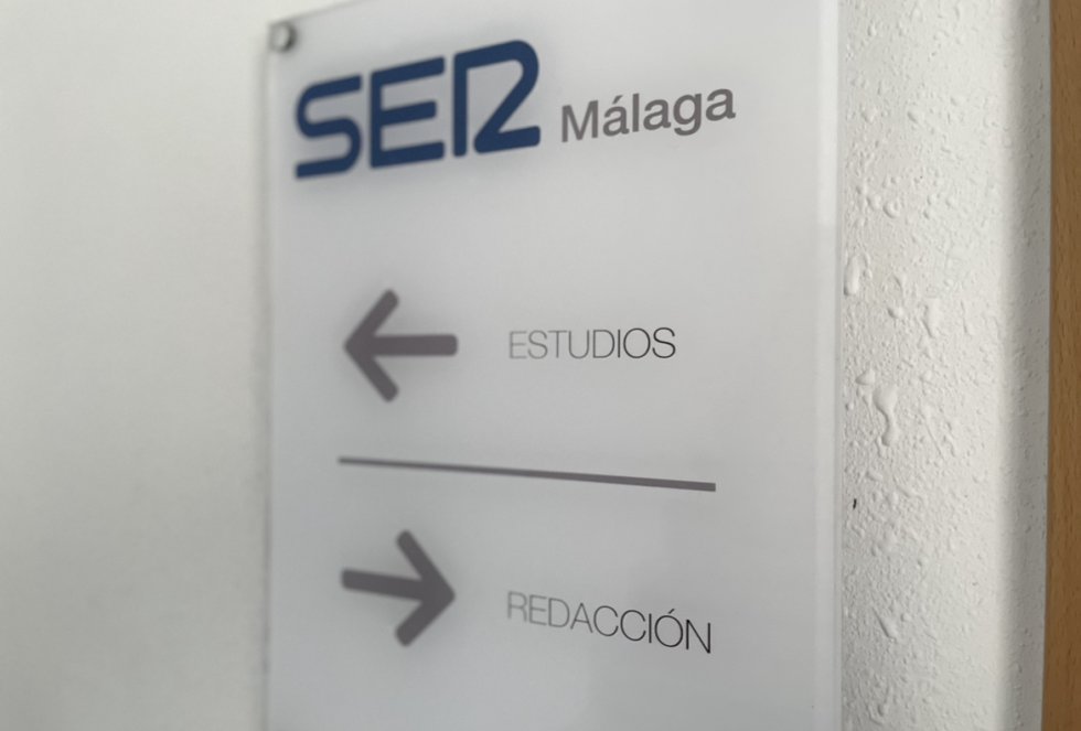 La nueva señalítica distribuye los departamentos de la emisora de radio La nueva señalítica distribuye los departamentos de la emisora de radio