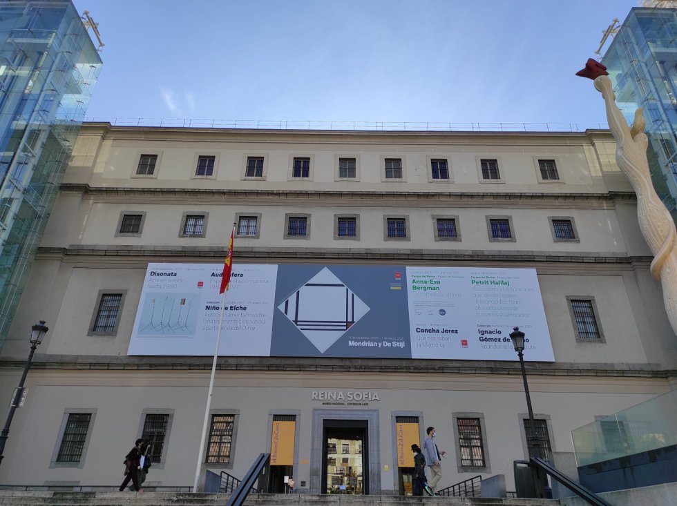 Entrada del Museo Reina Sofía Entrada del Museo Reina Sofía