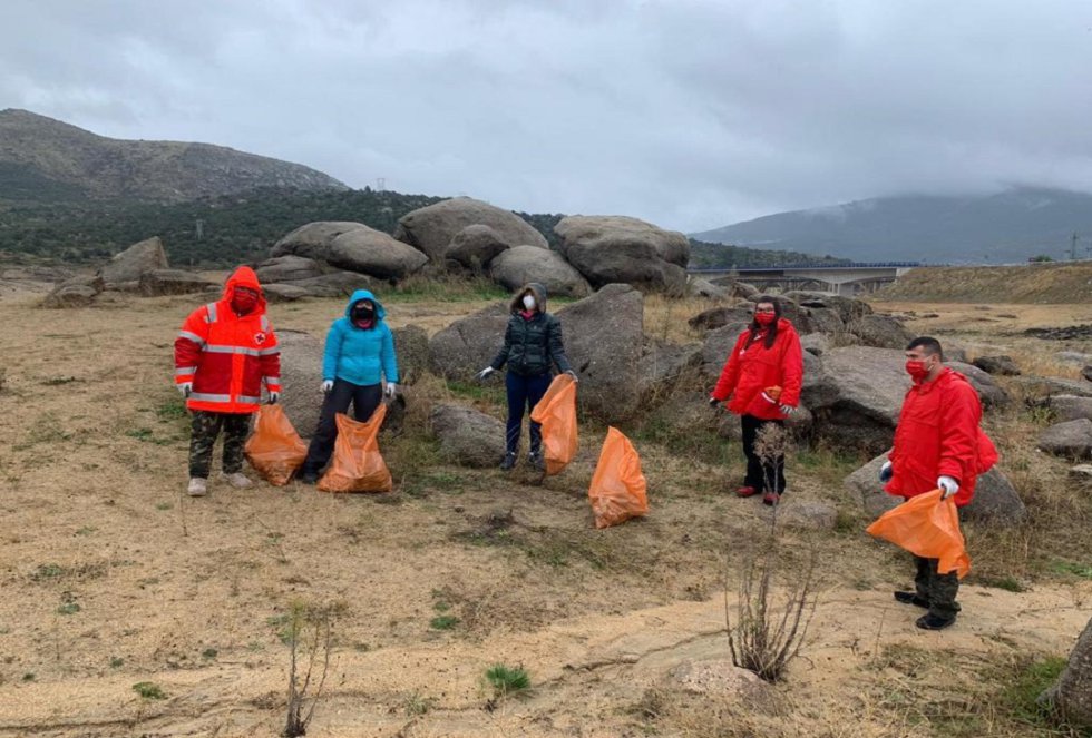Recogen 733 kilos de basura en El Burguillo (Ávila) Recogen 733 kilos de basura en El Burguillo (Ávila)