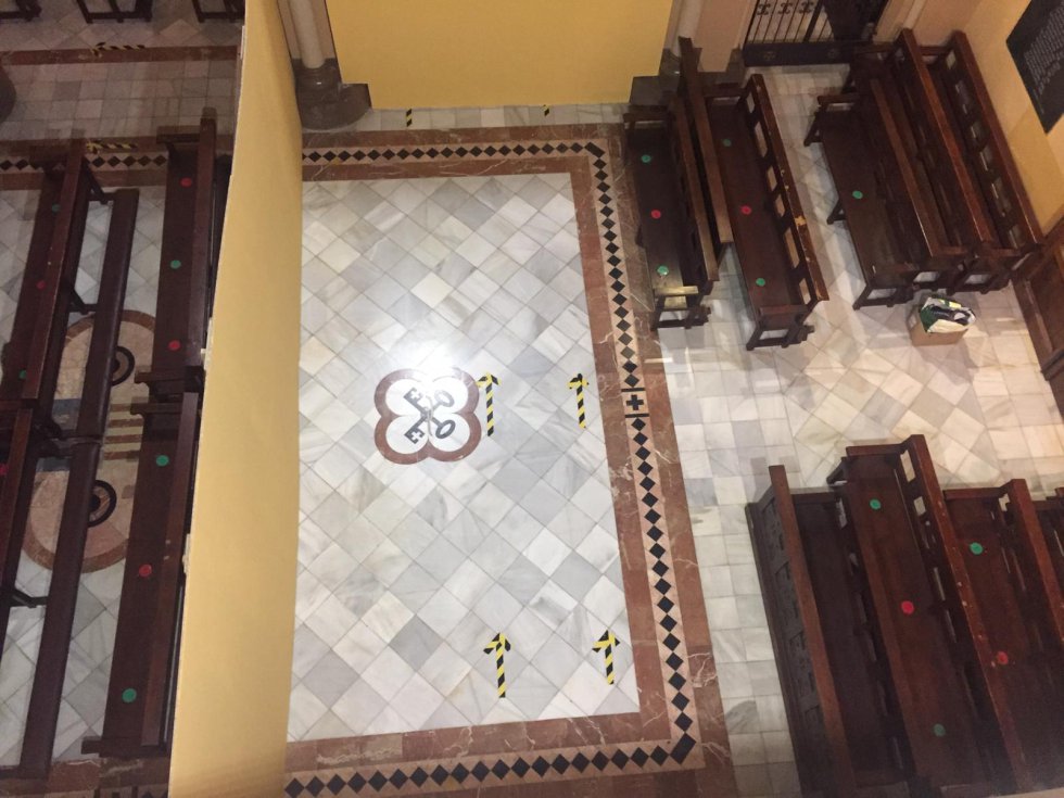 Fotogalería: El Hospital Provincial de Castelló convierte la iglesia del centro hospitalario en una sala de espera Fotogalería: El Hospital Provincial de Castelló convierte la iglesia del centro hospitalario en una sala de espera