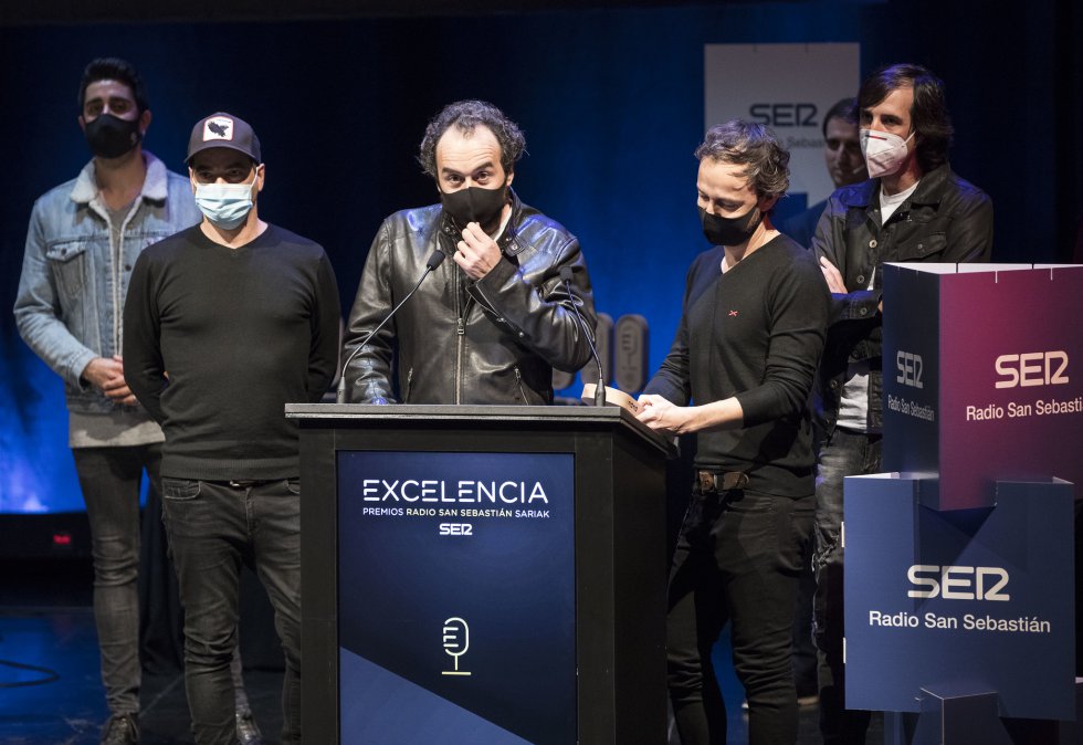 La Oreja de Van Gogh, Premio Radio San Sebastián a la Excelencia en la categoría de Deportes. La Oreja de Van Gogh, Premio Radio San Sebastián a la Excelencia en la categoría de Deportes.