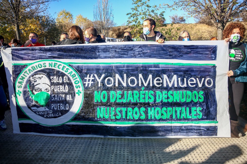 Sanitarios Necesarios también critican el "sobrecoste de más del doble de lo anunciado inicialmente y con contratos a empresas que son cuestionados". Sanitarios Necesarios también critican el "sobrecoste de más del doble de lo anunciado inicialmente y con contratos a empresas que son cuestionados".