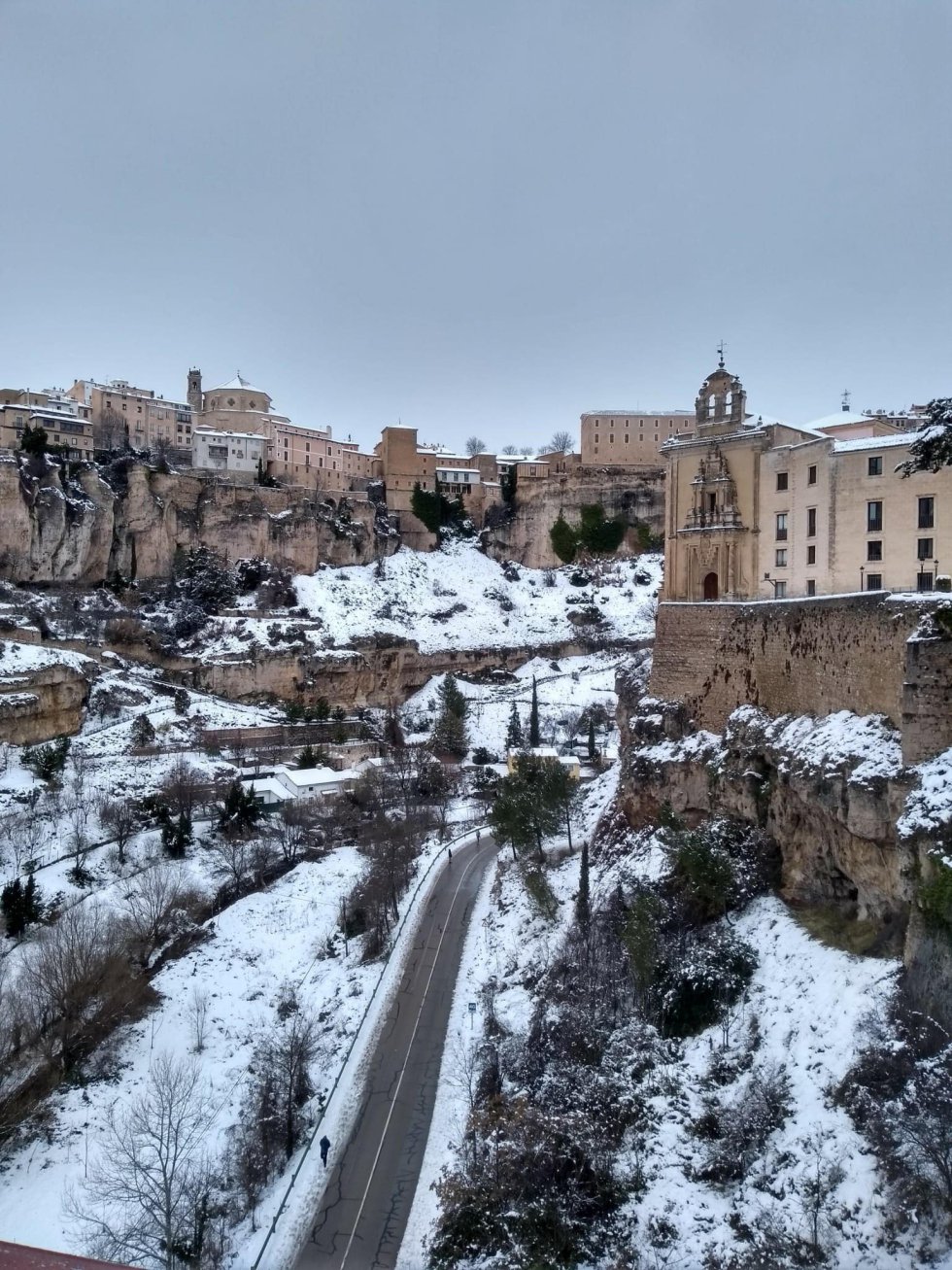 Cuenca, tapizada de blanco por la nieve de Filomenta Cuenca, tapizada de blanco por la nieve de Filomenta