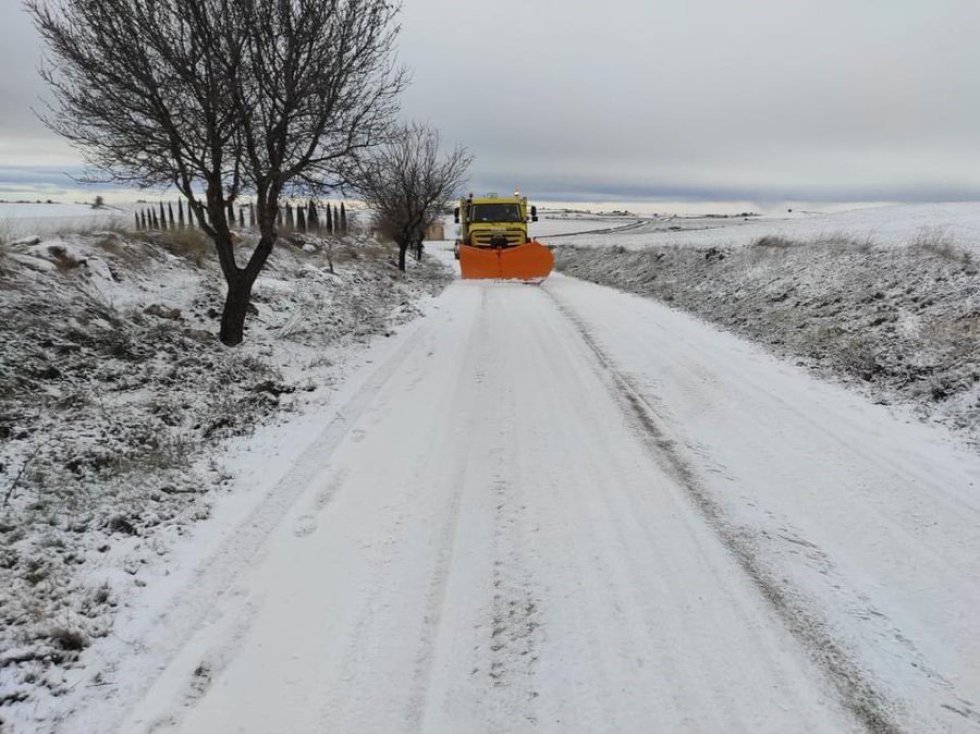 Trabajos contra la nieve en la provincia de Guadalajara Trabajos contra la nieve en la provincia de Guadalajara