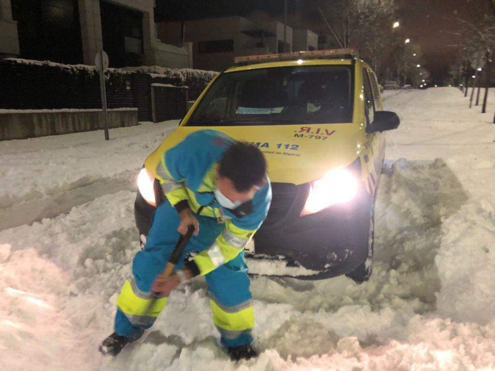 Así fue la "caótica" gestión del SUMMA durante la gran nevada, en imágenes Así fue la "caótica" gestión del SUMMA durante la gran nevada, en imágenes