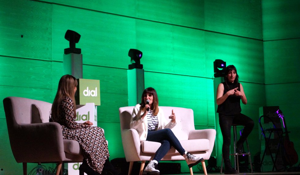 Las mejores imágenes del 'Encuentro Dial con Rozalén' Las mejores imágenes del 'Encuentro Dial con Rozalén'