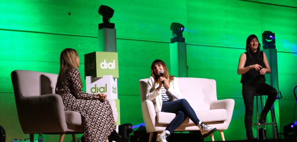 Las mejores imágenes del 'Encuentro Dial con Rozalén' Las mejores imágenes del 'Encuentro Dial con Rozalén'