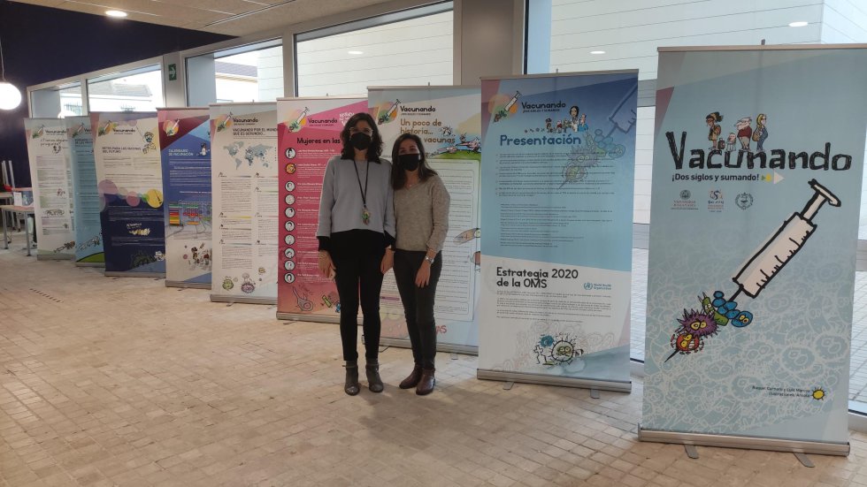 La vicedecana de la Facultad de Farmacia de Albacete, Gema Bláquez, y la doctora María Flores La vicedecana de la Facultad de Farmacia de Albacete, Gema Bláquez, y la doctora María Flores