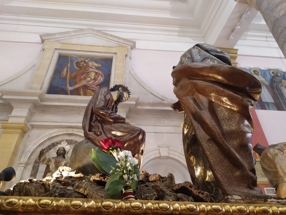 Trono de 'La Verónica' expuesto en el interior del templo Trono de 'La Verónica' expuesto en el interior del templo