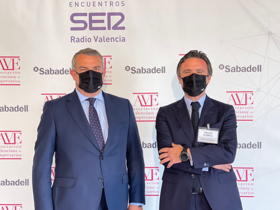 Invitados al Encuentro SER sobre empresa familiar este martes en València. Invitados al Encuentro SER sobre empresa familiar este martes en València.