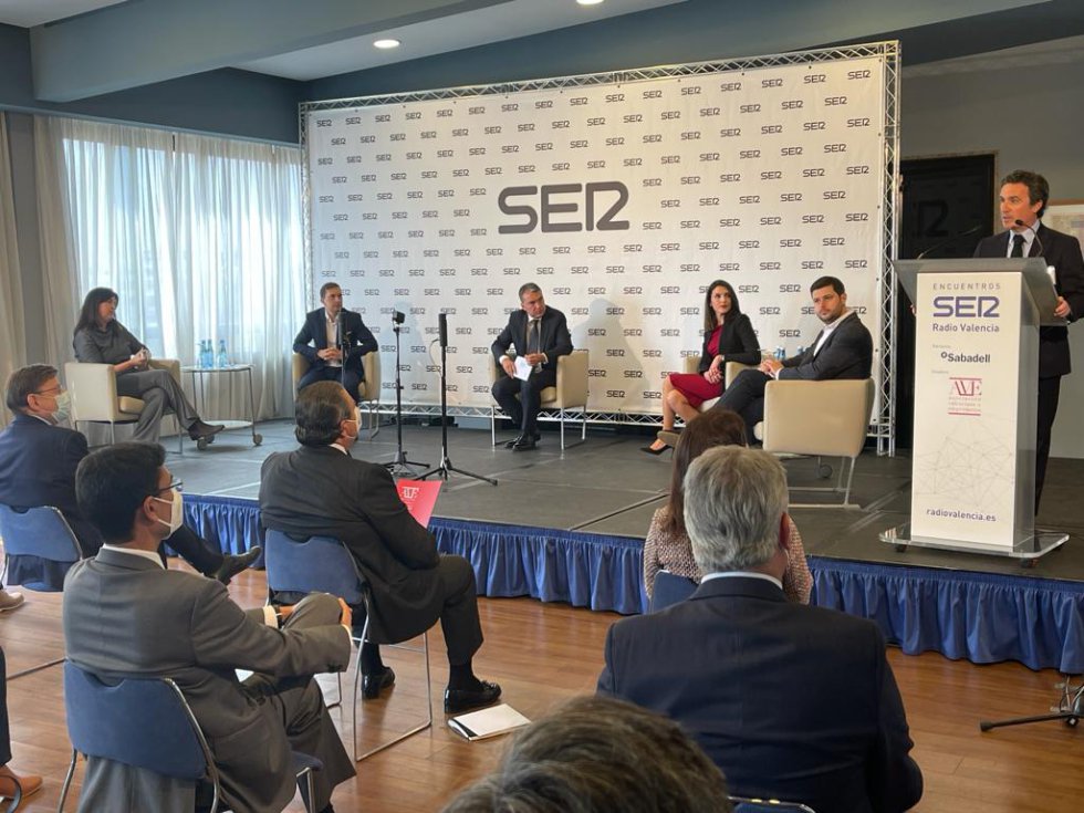 Invitados al Encuentro SER sobre empresa familiar este martes en València. Invitados al Encuentro SER sobre empresa familiar este martes en València.