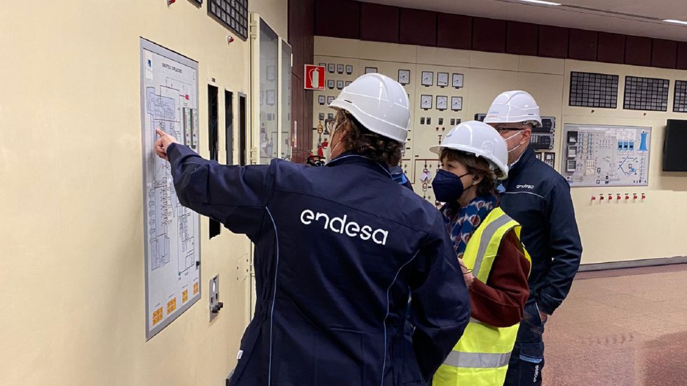 Explicaciones en la Central Térmica de Andorra Explicaciones en la Central Térmica de Andorra
