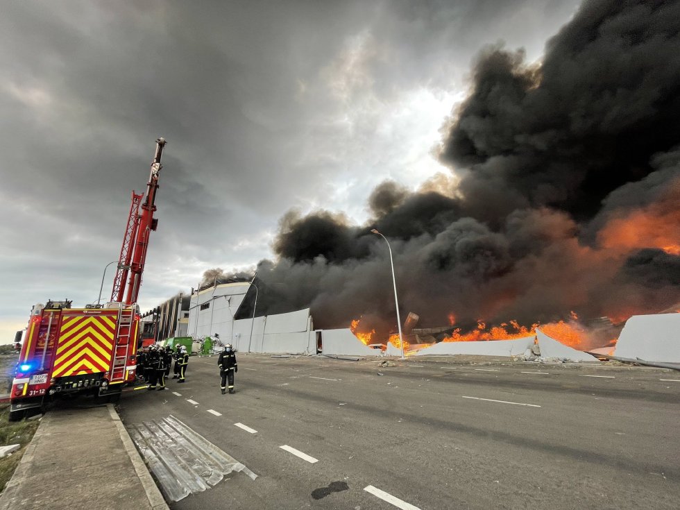 Incendio en una nave industrial de Seseña Nuevo (Toledo) Incendio en una nave industrial de Seseña Nuevo (Toledo)