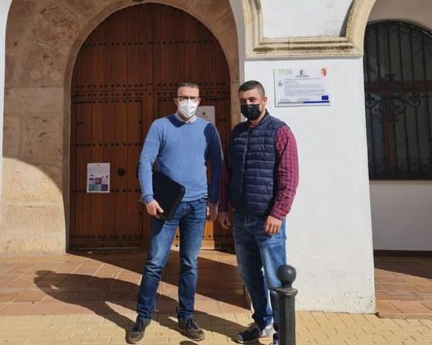 Guillermo Sacristán, alcalde de Los Hinojosos, y Virgilio Antón, delegado en Cuenca de Reto Demográfico Guillermo Sacristán, alcalde de Los Hinojosos, y Virgilio Antón, delegado en Cuenca de Reto Demográfico