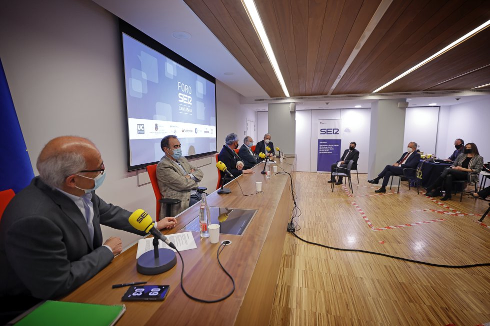 Foro Ser Cantabria se ha desarrollado desde el colegio de médicos de Cantabria con aforo limitado por la pandemia. Foro Ser Cantabria se ha desarrollado desde el colegio de médicos de Cantabria con aforo limitado por la pandemia.