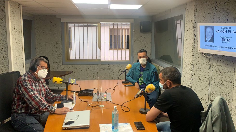 Pepe González,.Fernando Currás (Entrenador de la U.D.Ourense) y Ángel Fidalgo (Delegado de la Federación Gallega de Atletismo en Ourense). Pepe González,.Fernando Currás (Entrenador de la U.D.Ourense) y Ángel Fidalgo (Delegado de la Federación Gallega de Atletismo en Ourense).