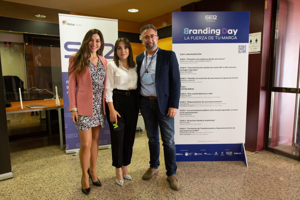 Rosa Navarro, del grupo Milar, intervino para hablar de su experiencia de éxito con los canales on y off line. Rosa Navarro, del grupo Milar, intervino para hablar de su experiencia de éxito con los canales on y off line.