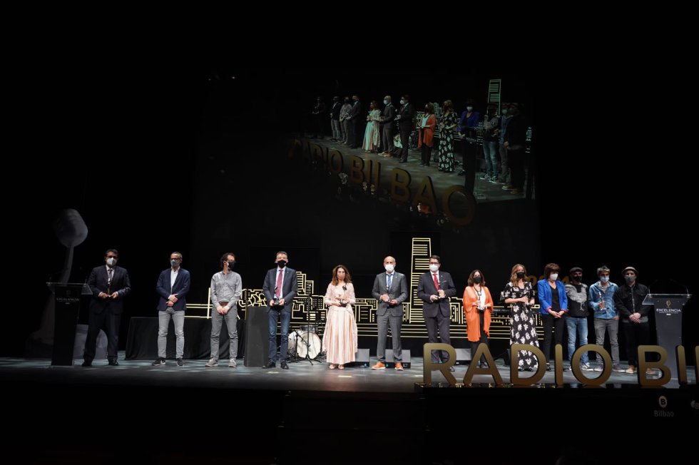 Foto de familia de los premiados Foto de familia de los premiados