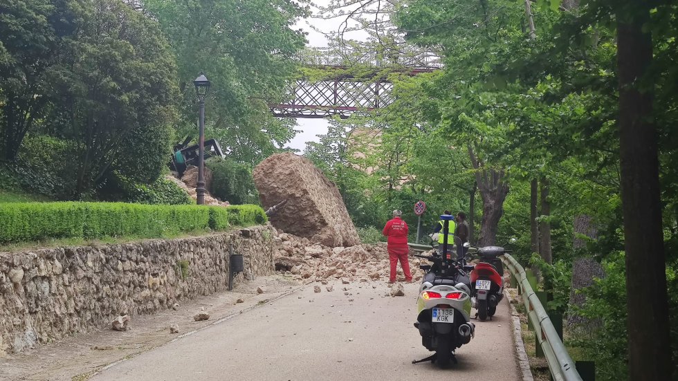 Las imágenes del derrumbe de la calle Canónigos Las imágenes del derrumbe de la calle Canónigos