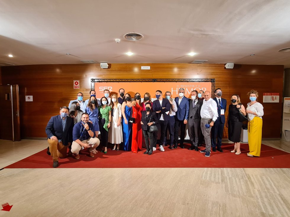 Foto de familia de parte de los profesionales de la Cadena SER en Castilla La Mancha durante el Congreso del Bienestar en Alcázar de San Juan Foto de familia de parte de los profesionales de la Cadena SER en Castilla La Mancha durante el Congreso del Bienestar en Alcázar de San Juan