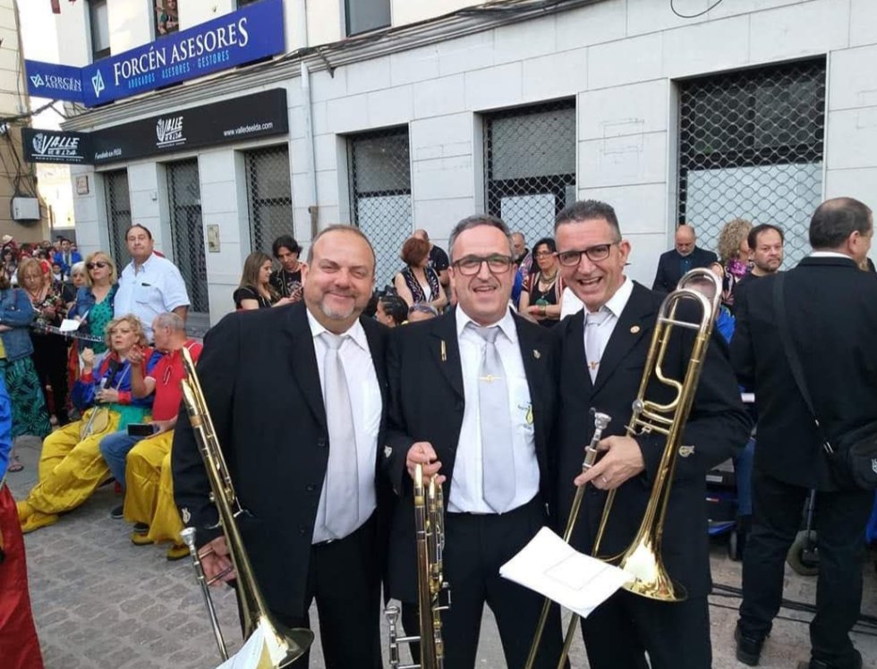 Recuerda tus Moros y Cristianos y participa en el concurso de Radio Elda SER y Los40 (I) Recuerda tus Moros y Cristianos y participa en el concurso de Radio Elda SER y Los40 (I)