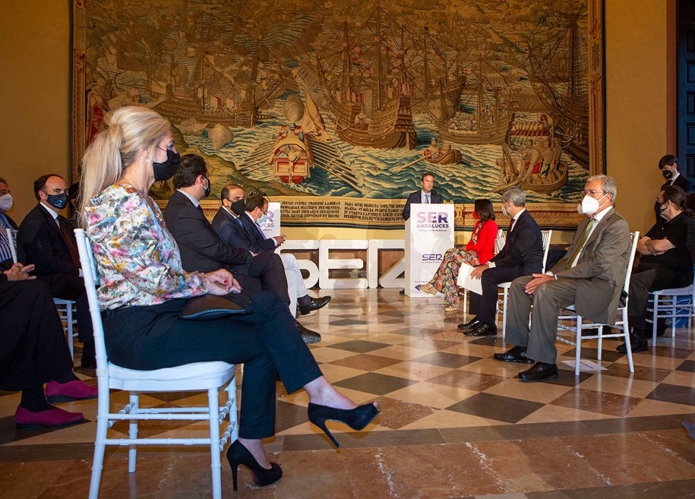Los protagonistas de las temporadas X y XI durante el acto de presentación en el Real Alcázar de Sevilla Los protagonistas de las temporadas X y XI durante el acto de presentación en el Real Alcázar de Sevilla