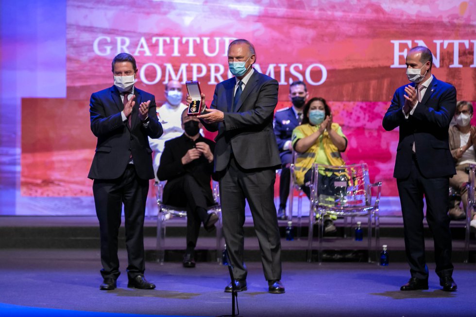 D. Esteban González y A. Pérez Herrera D. Esteban González y A. Pérez Herrera